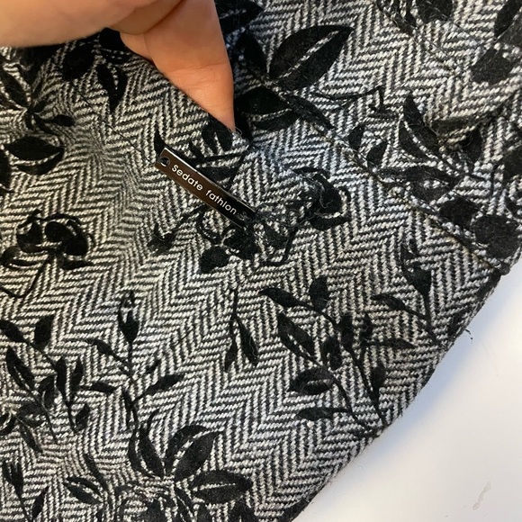 Yedina wool w velvet trim grey /black shorts w working pockets womens size Small - Picture 6 of 8